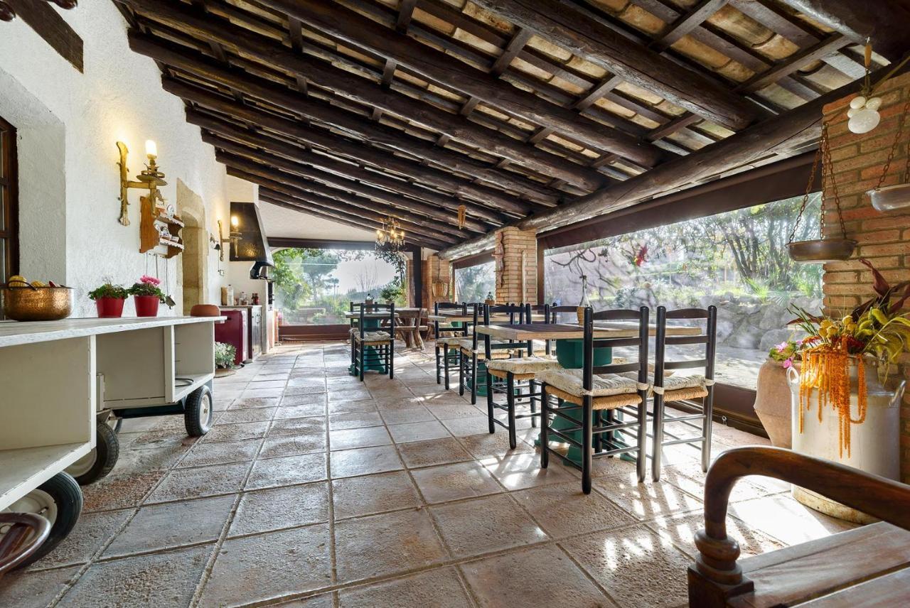Masía Can Manent del Bosc S XVIII Santa Eulalia de Ronsaná Exterior foto